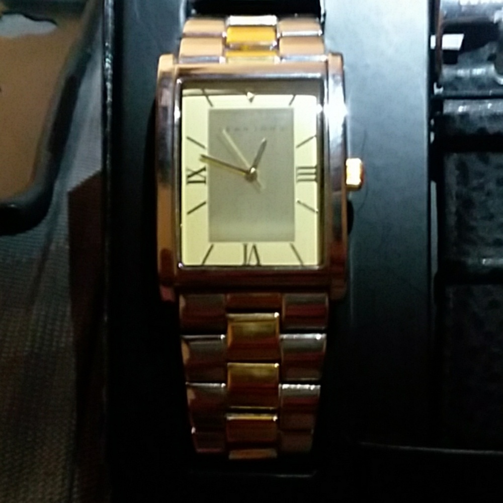 Watch - Picture 2 of 3